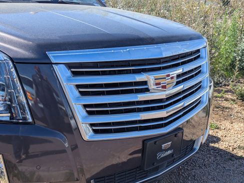 Used 2016 Cadillac Escalade ESV Platinum image 4