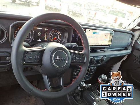 Used 2024 Jeep Wrangler Unlimited Rubicon image 10
