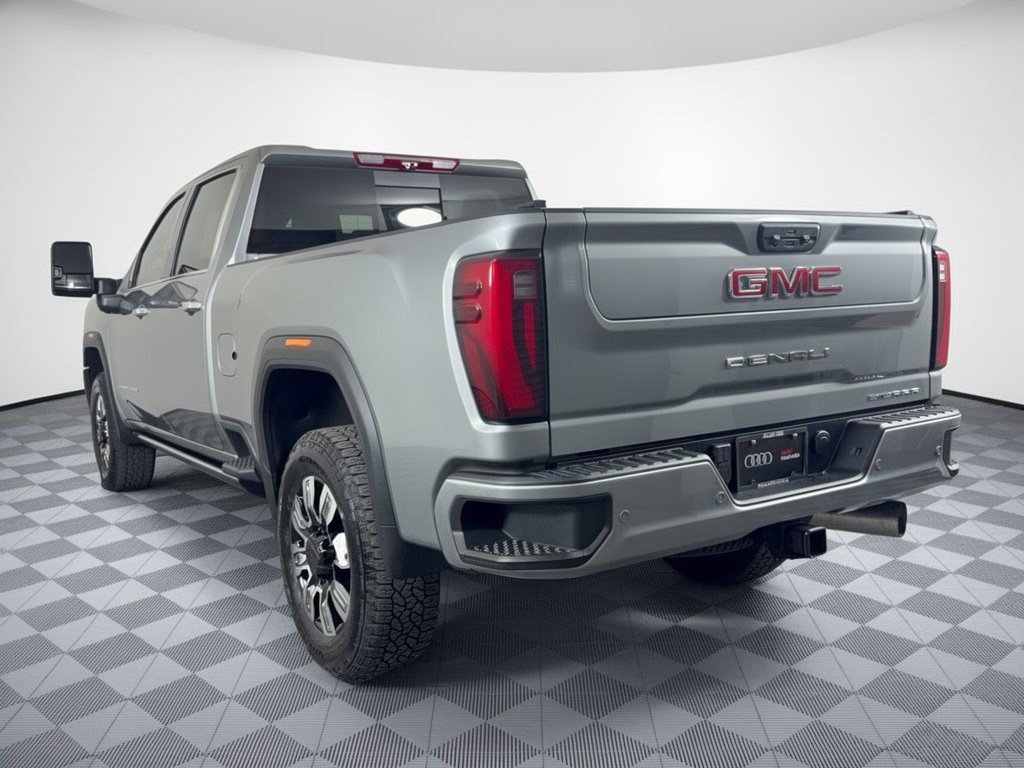 Used 2026 GMC Sierra 3500 Denali AWD/4WD image 3