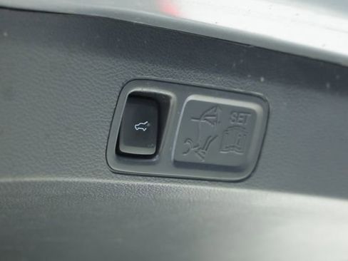 Used 2023 Ford Expedition Limited image 40