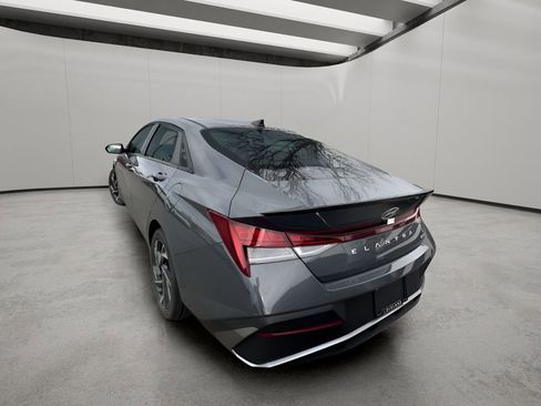 Used 2025 Hyundai Elantra SEL image 5