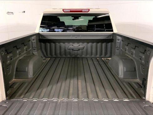 Used 2026 Chevrolet Silverado 1500 Custom Trail Boss w/ Dark Appearance Package AWD/4WD image 4