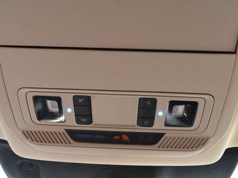 Used 2023 Ford Explorer XLT AWD/4WD image 30