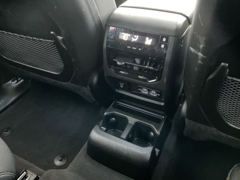 Used 2024 Jeep Grand Cherokee L Laredo w/ Luxury Tech Group I image 16