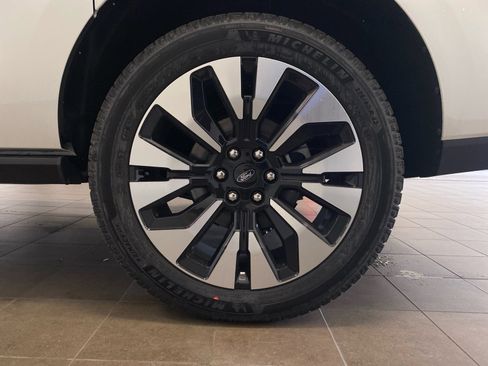 New 2025 Ford Expedition Max Platinum w/ Platinum Ultimate Package image 31