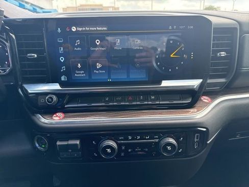 Used 2025 Chevrolet Silverado 2500 LT w/ Convenience Package image 9