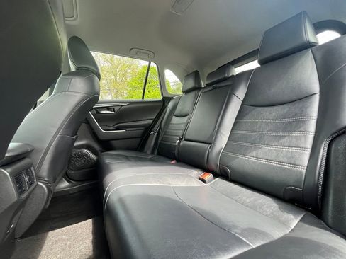 Used 2022 Toyota RAV4 XLE Premium AWD/4WD image 19