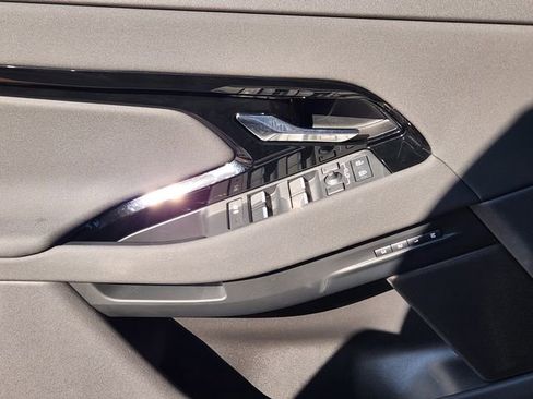 Used 2025 Land Rover Range Rover Evoque Dynamic SE image 23