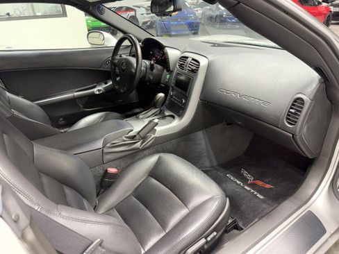 Used 2006 Chevrolet Corvette Coupe w/ Preferred Equipment Group RWD image 20