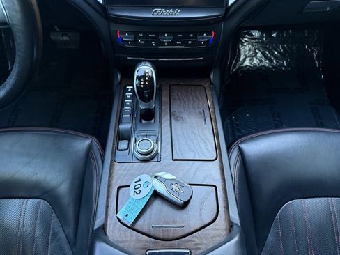 Used 2017 Maserati Ghibli image 25