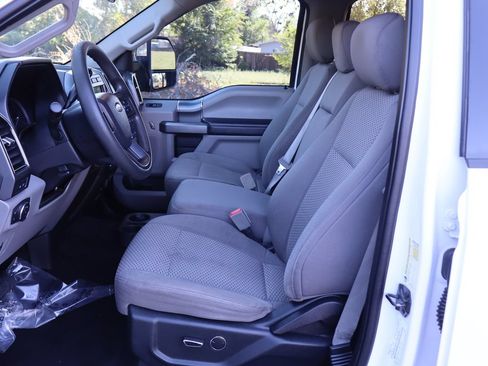 Used 2019 Ford F250 XLT w/ XLT Premium Package AWD/4WD image 19