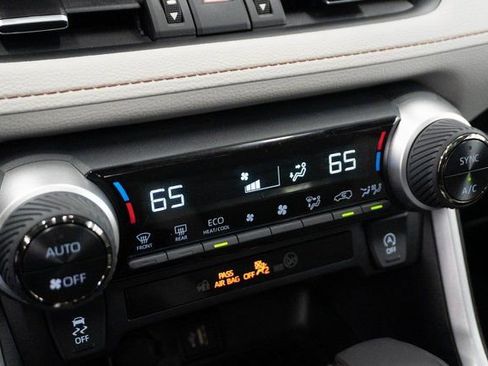 Used 2025 Toyota RAV4 XLE Premium image 27