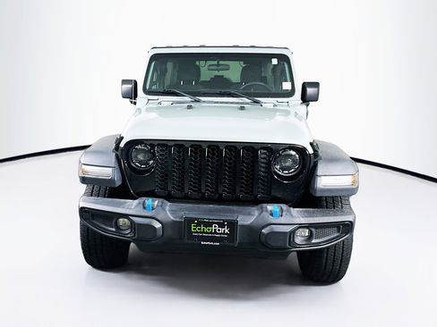 Used 2023 Jeep Wrangler Unlimited AWD/4WD image 2
