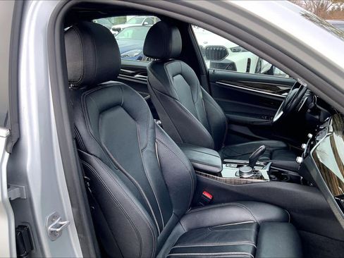 Used 2018 BMW 530i xDrive image 8