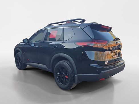 Certified 2025 Nissan Rogue SV image 3