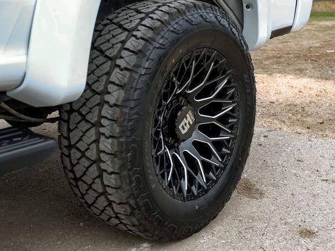 Used 2022 Ford F250 XLT w/ XLT Value Package image 55