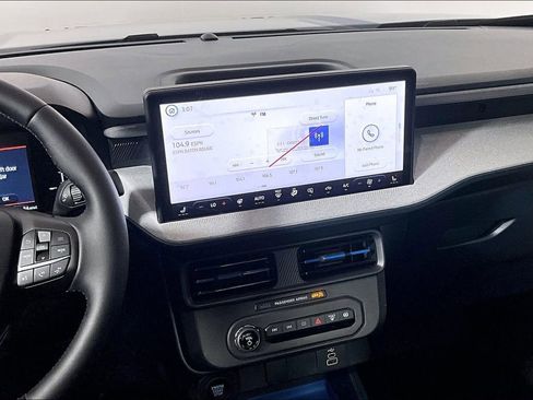 New 2025 Ford Maverick XLT w/ XLT Luxury Package image 7