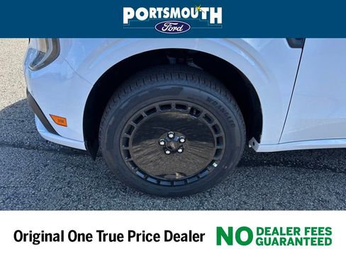 New 2025 Ford Maverick Lobo image 28