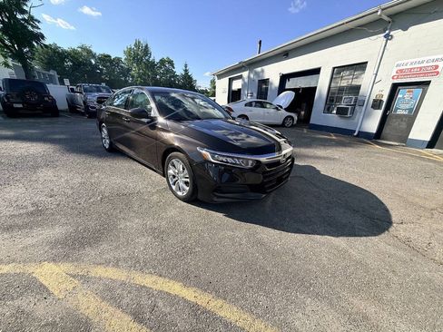 Used 2018 Honda Accord LX image 10