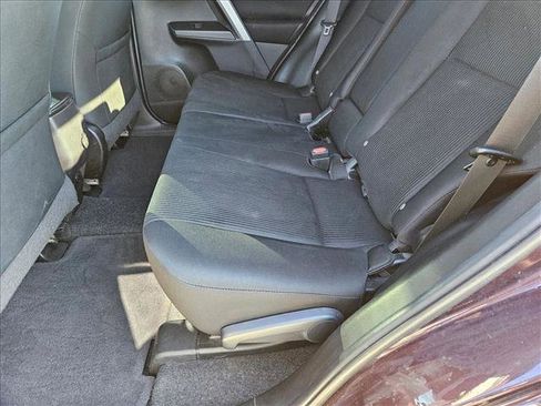 Used 2018 Toyota RAV4 LE image 17