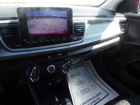 Used 2021 Kia Rio S image 9