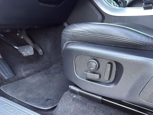 Used 2020 Land Rover Range Rover Sport HSE image 11