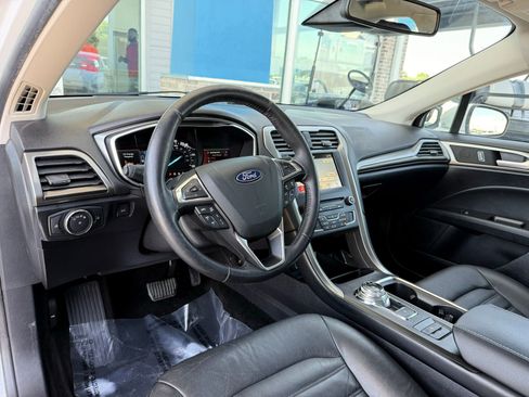 Used 2018 Ford Fusion SE w/ Equipment Group 602A FWD image 14