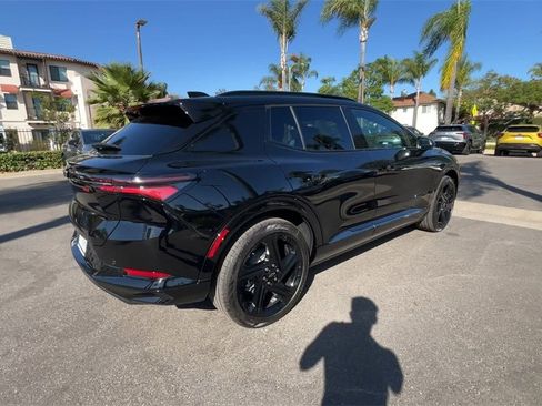 New 2025 Chevrolet Equinox EV RS image 8