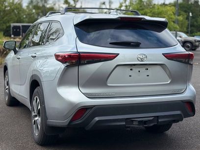 Used 2022 Toyota Highlander XLE