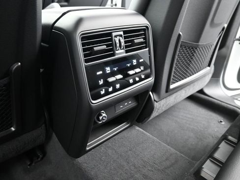 New 2025 Porsche Cayenne image 28