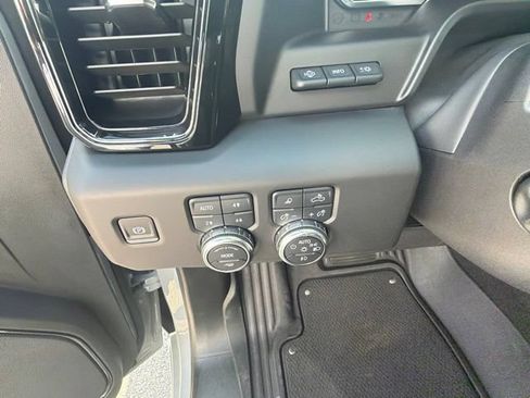 Used 2025 GMC Sierra 1500 AT4 w/ AT4 Premium Package AWD/4WD image 13