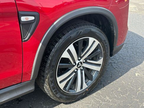 Used 2025 Mitsubishi Outlander Sport SE AWD/4WD image 9