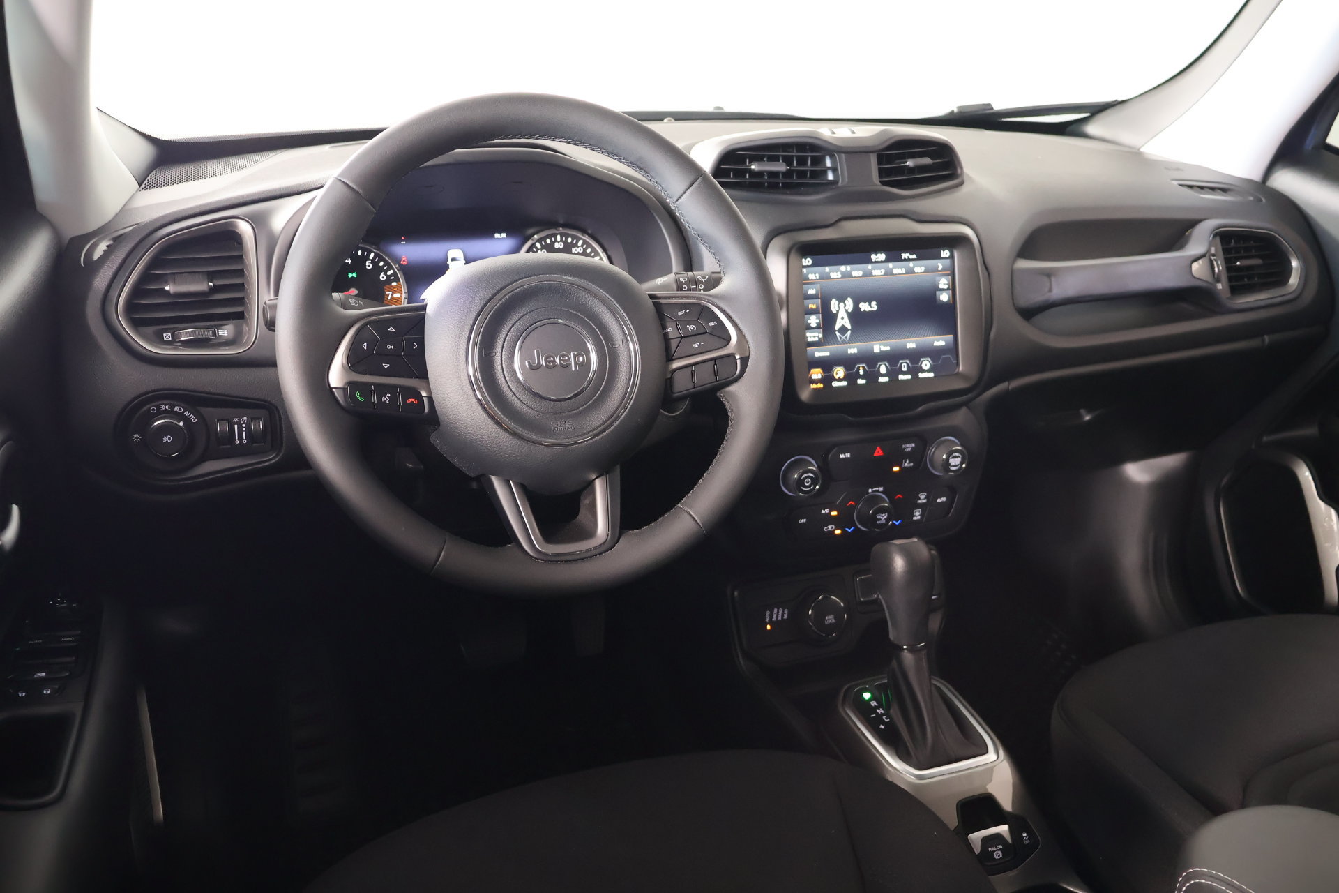 Used 2022 Jeep Renegade Latitude AWD/4WD image 2