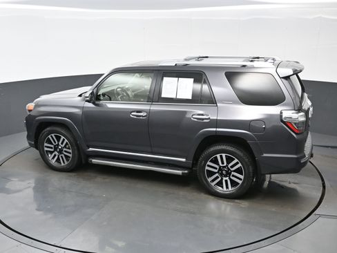 Used 2018 Toyota 4Runner Limited AWD/4WD image 39