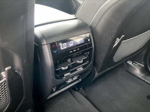 Used 2024 Jeep Grand Cherokee L Laredo image 29