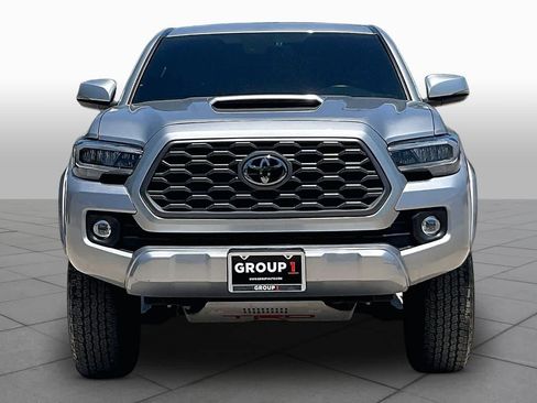 Used 2022 Toyota Tacoma TRD Sport w/ TRD Premium Sport Package RWD image 4