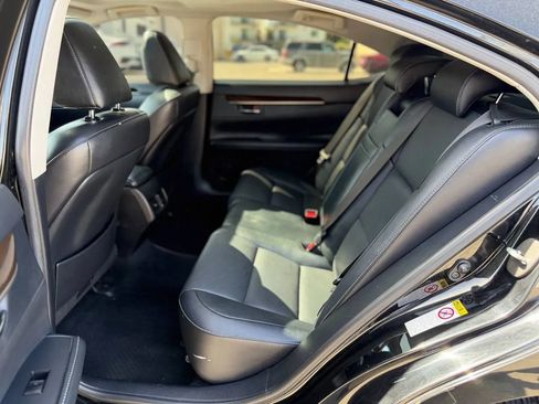 Used 2014 Lexus ES 350 w/ Premium Package FWD image 26
