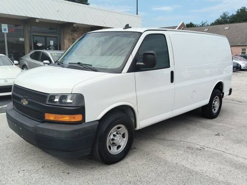 Used 2018 Chevrolet Express 2500 w/ Driver Convenience Package RWD image 1