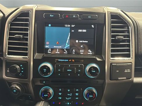 Used 2017 Ford F150 Platinum w/ Equipment Group 701A Luxury image 11