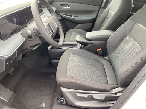 New 2026 Nissan Leaf w/ Illuminated Package FWD image 13