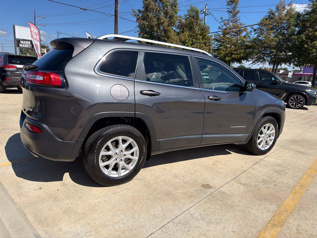 Used 2015 Jeep Cherokee Latitude w/ Cold Weather Group AWD/4WD image 8