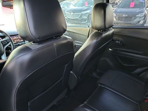 Used 2021 Chevrolet Trax LT w/ Driver Confidence Package image 30