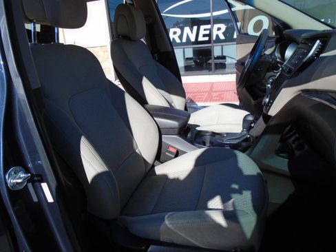 Used 2017 Hyundai Santa Fe Sport image 12