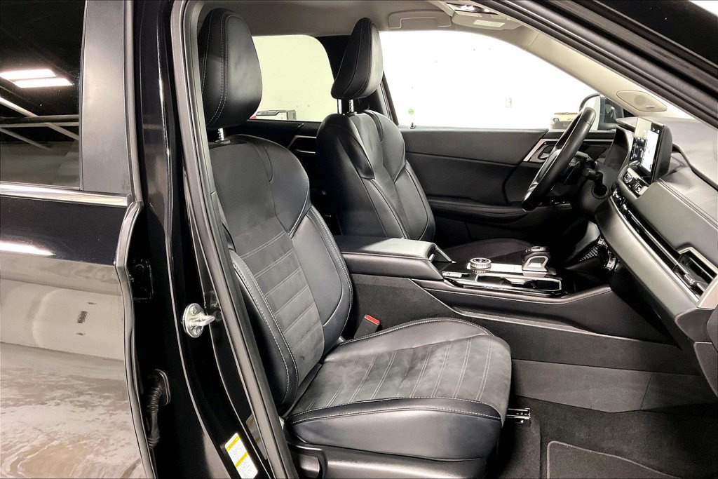 Used 2025 Mitsubishi Outlander SE AWD/4WD image 9