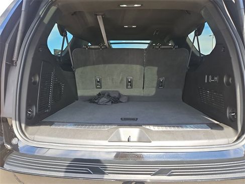 Used 2024 GMC Yukon XL Denali w/ Denali Reserve Package image 27