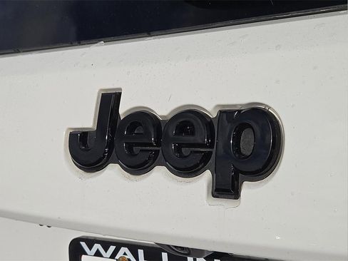 Used 2019 Jeep Grand Cherokee Altitude image 29