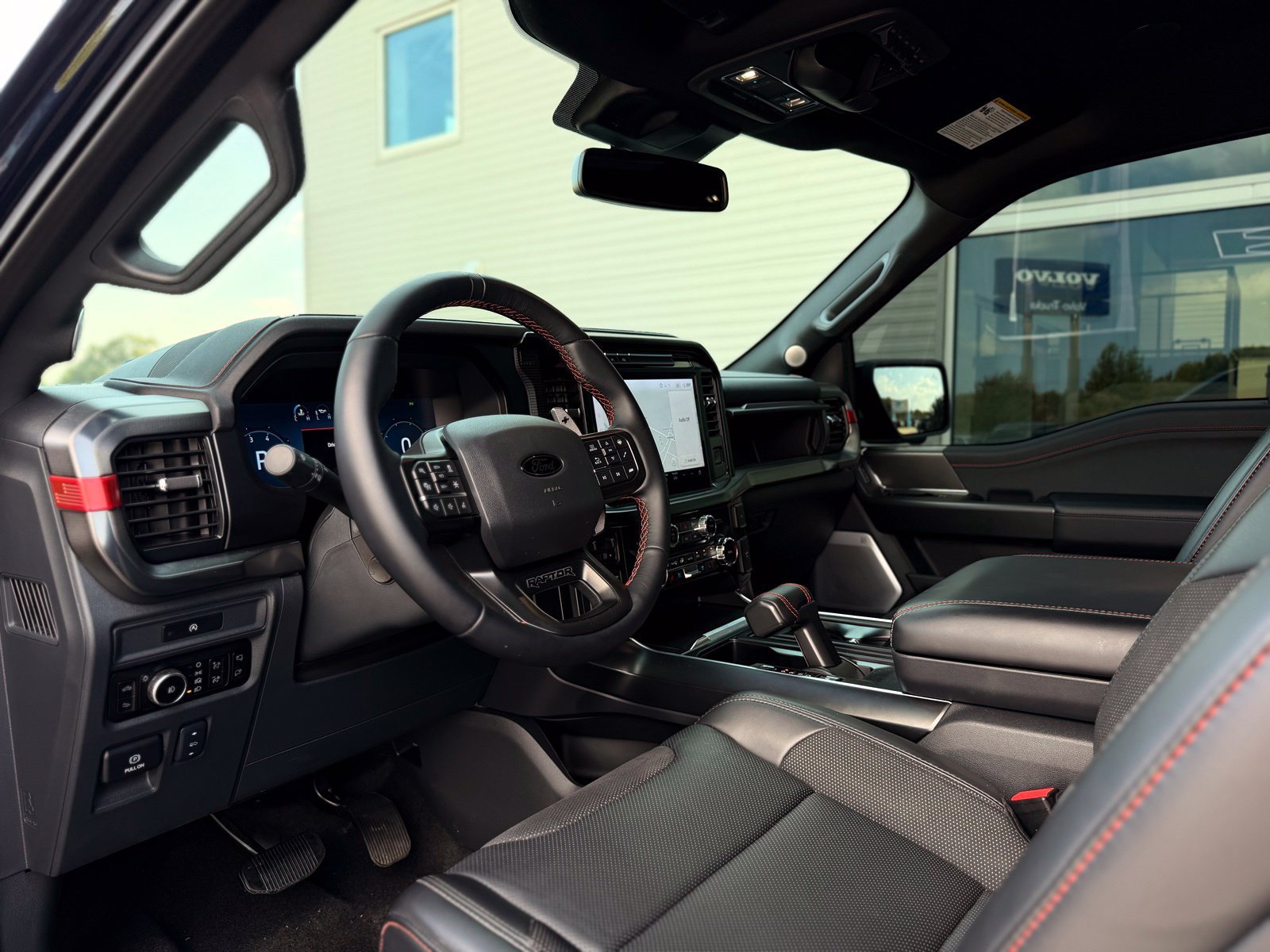 Used 2025 Ford F150 Raptor AWD/4WD image 17