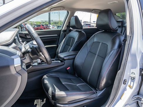 Used 2023 Nissan Altima 2.5 SR FWD image 14