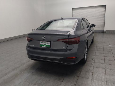 Used 2024 Volkswagen Jetta SE FWD image 9