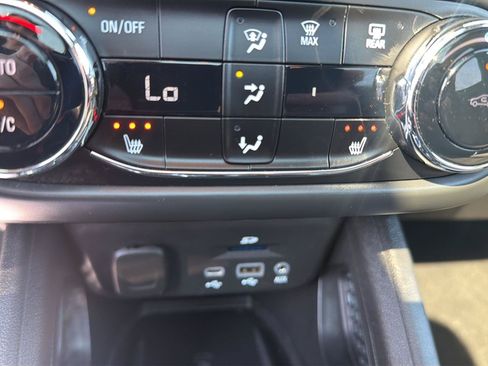 Used 2022 Chevrolet TrailBlazer RS w/ Sun and Liftgate Package AWD/4WD image 29